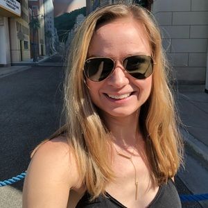 Meet your Posher, Stacia